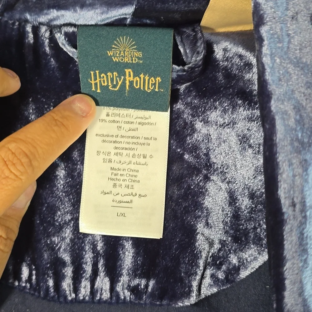Harry Potter Pottery Barn Ravenclaw Velvet Blue Robe Size Large- XL - Picture 4 of 8